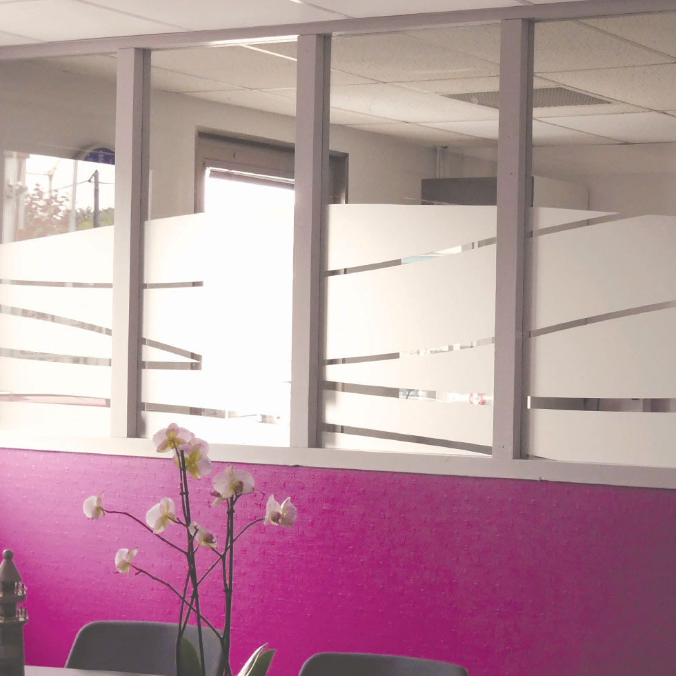 création pose fabrication marquage adhésif adhésivage déco nantes bouguenais