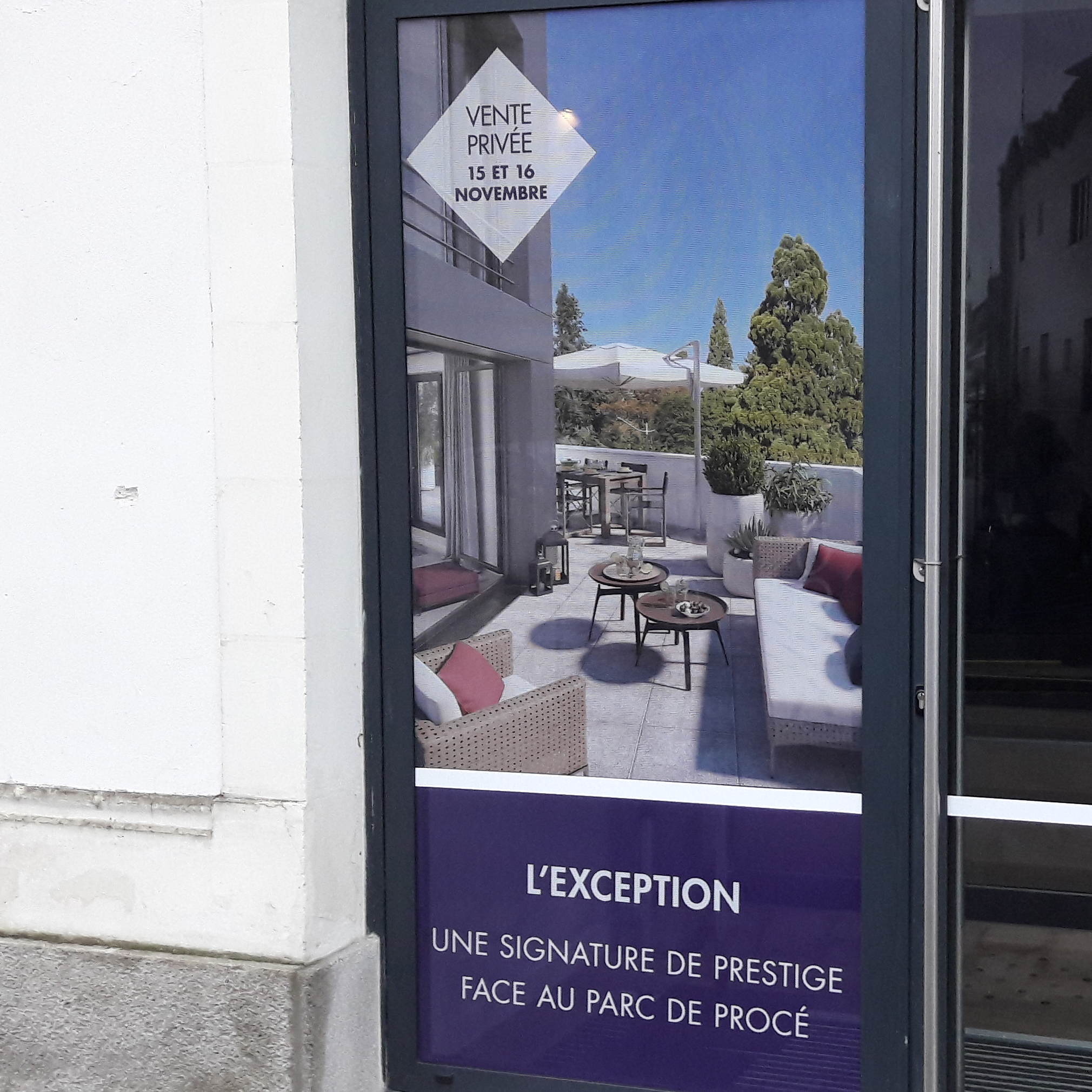 création pose fabrication marquage adhésif adhésivage déco nantes bouguenais